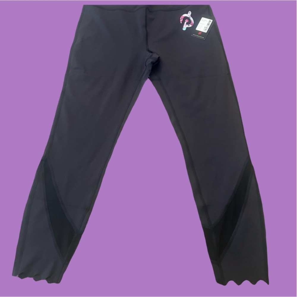 Peloton XL NWT Black leggings floral cut hem NWT Retail 90 host pick - Picture 4 of 17